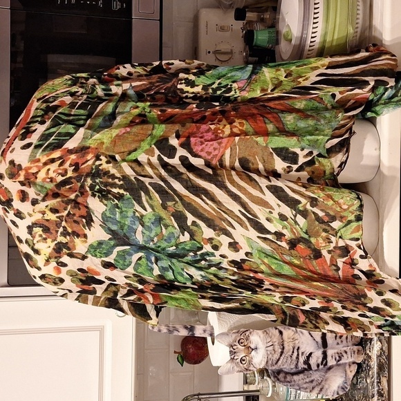 Z women's Chico's multi color ONE SIZE shawl - Picture 2 of 3